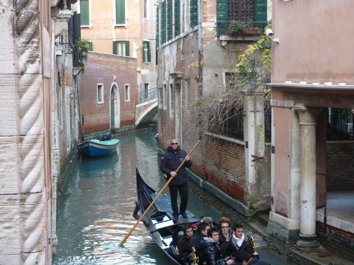 Appartamento Alla Fenice Venice Exterior photo